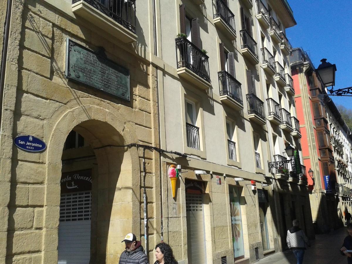 Apartamento El Reloj San Sebastian Exterior photo